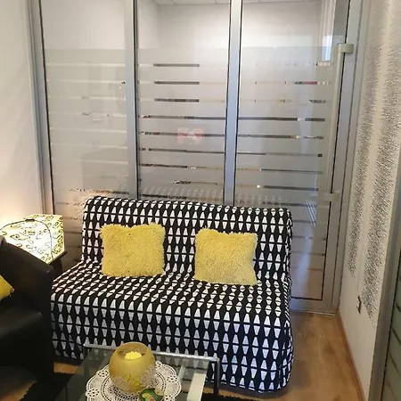 Studio Two Roses Apartment Split