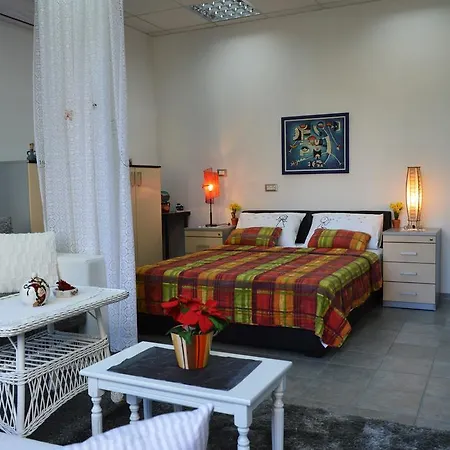 Studio Two Roses Daire *