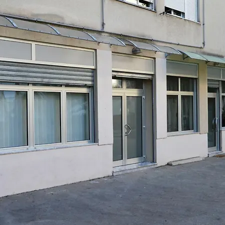 Studio Two Roses Split