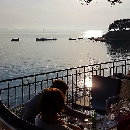 Studio Two Roses 아파트 *