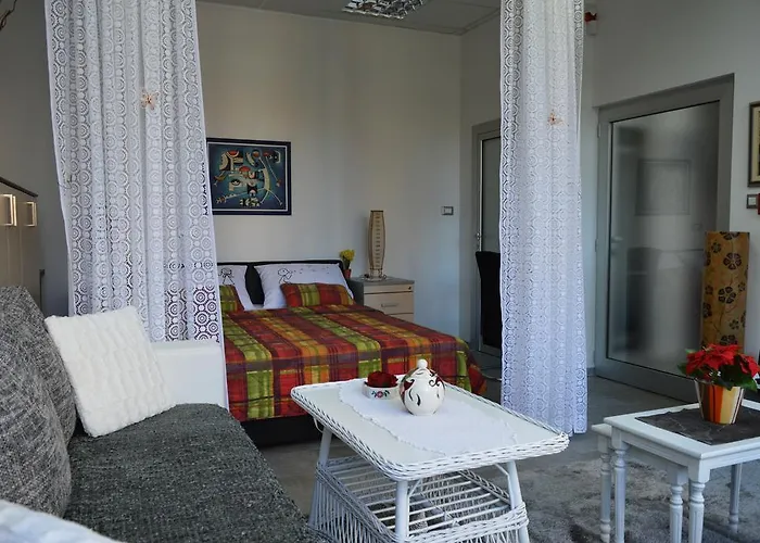 Studio Two Roses Apartman