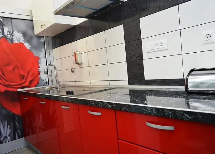 Studio Two Roses * Split