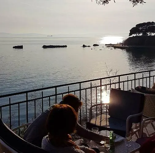 Studio Two Roses Apartman *