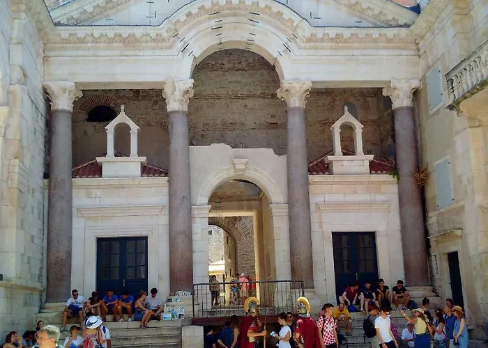 Studio Two Roses Split